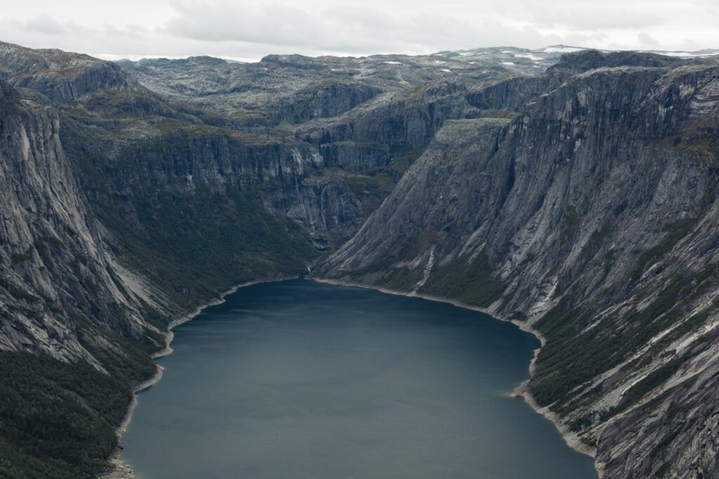 View of the lake Ringedalsvatnet.